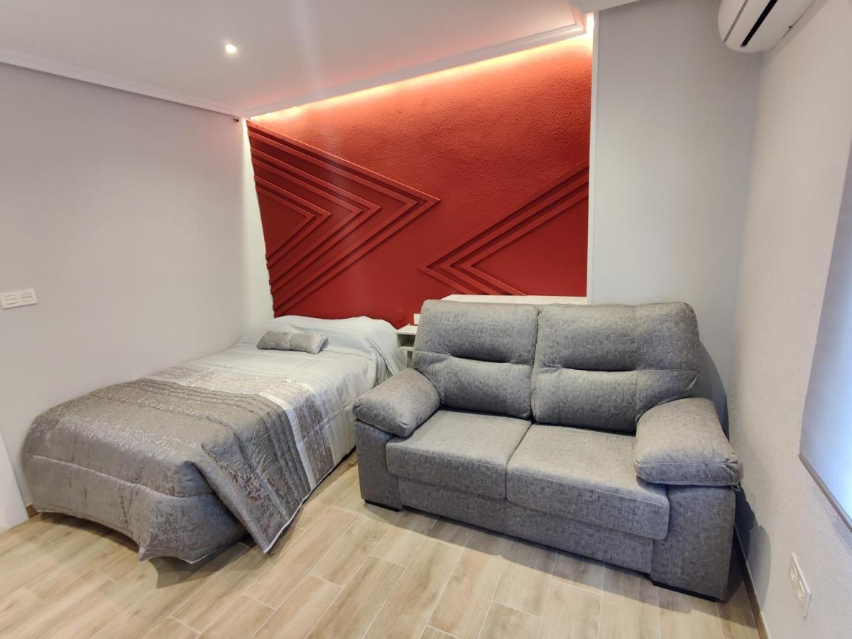 Duerme A Gusto - Tu Habitacion Acogedora En Torredonjimeno Kültér fotó