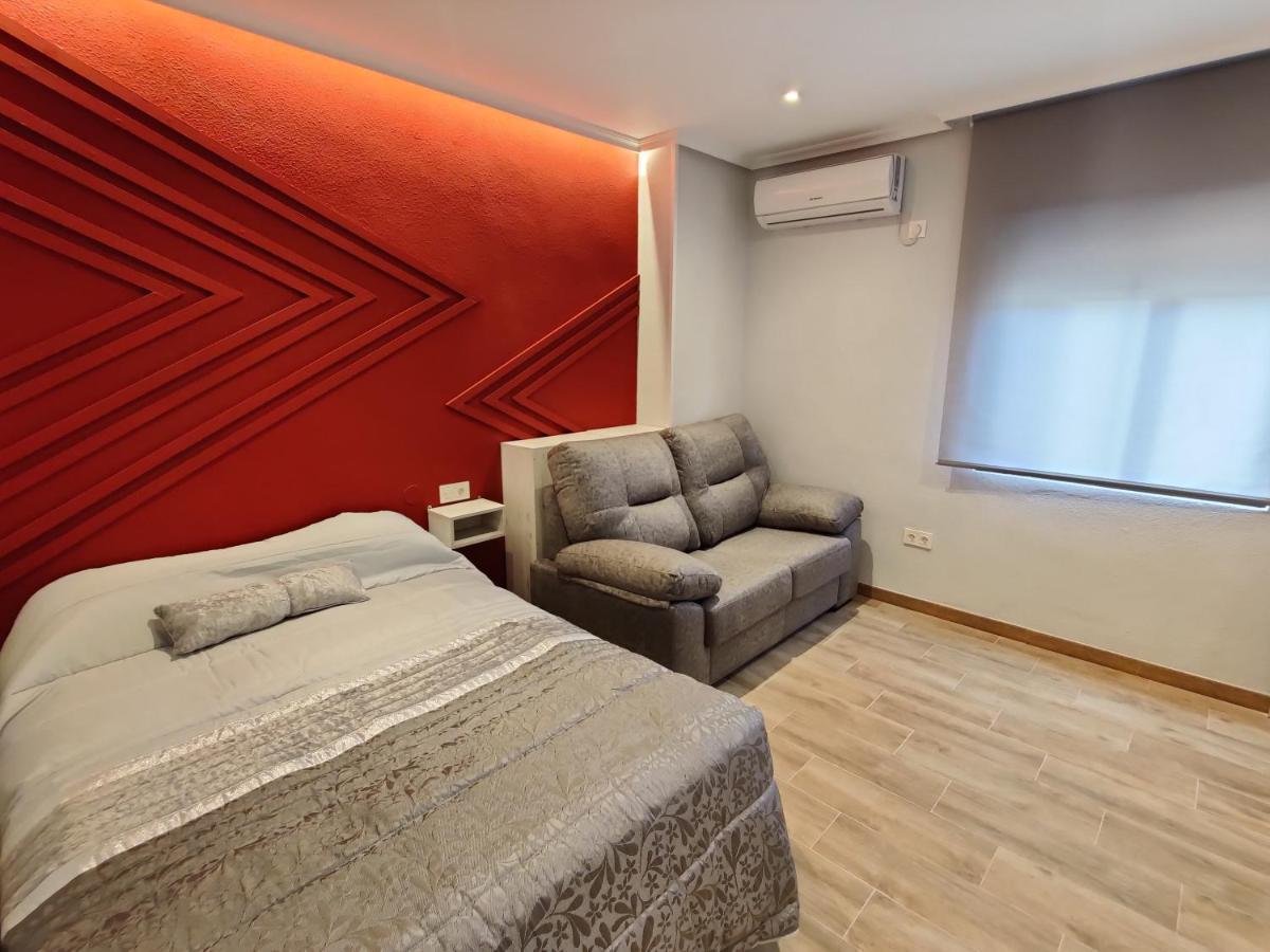 Duerme A Gusto - Tu Habitacion Acogedora En Torredonjimeno Kültér fotó