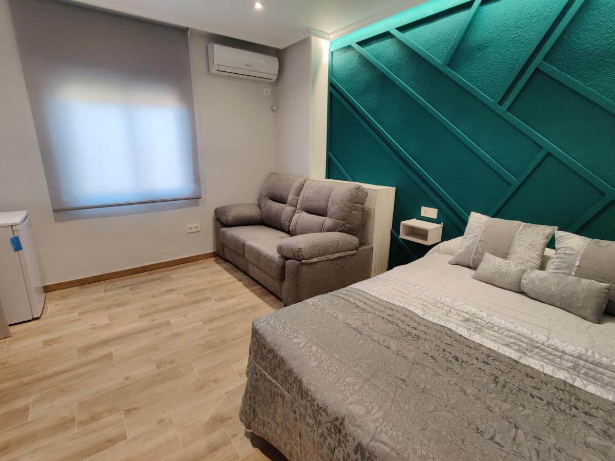 Duerme A Gusto - Tu Habitacion Acogedora En Torredonjimeno Kültér fotó