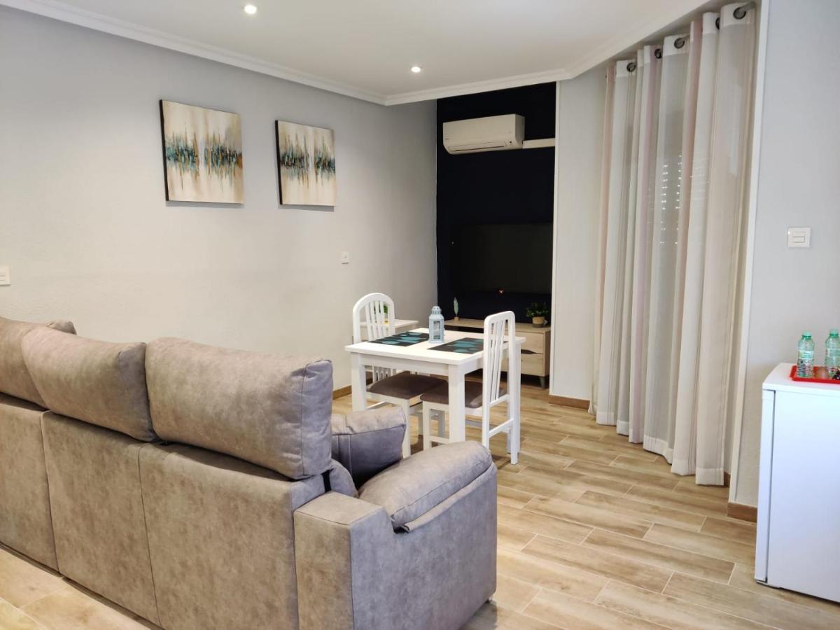 Duerme A Gusto - Tu Habitacion Acogedora En Torredonjimeno Kültér fotó